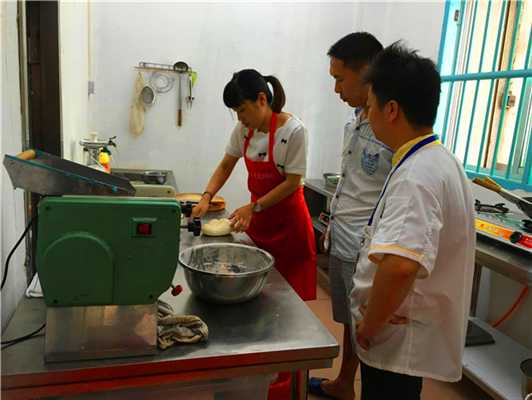 魅力小吃培訓學員包子制作現場案例