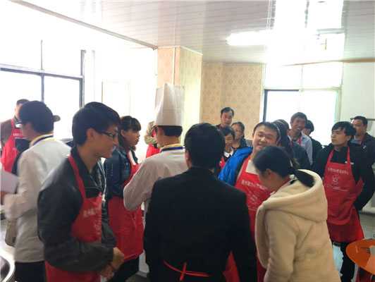 魅力小吃培訓(xùn)學(xué)員小吃培訓(xùn)期間學(xué)員交流學(xué)習(xí)心得現(xiàn)場案例